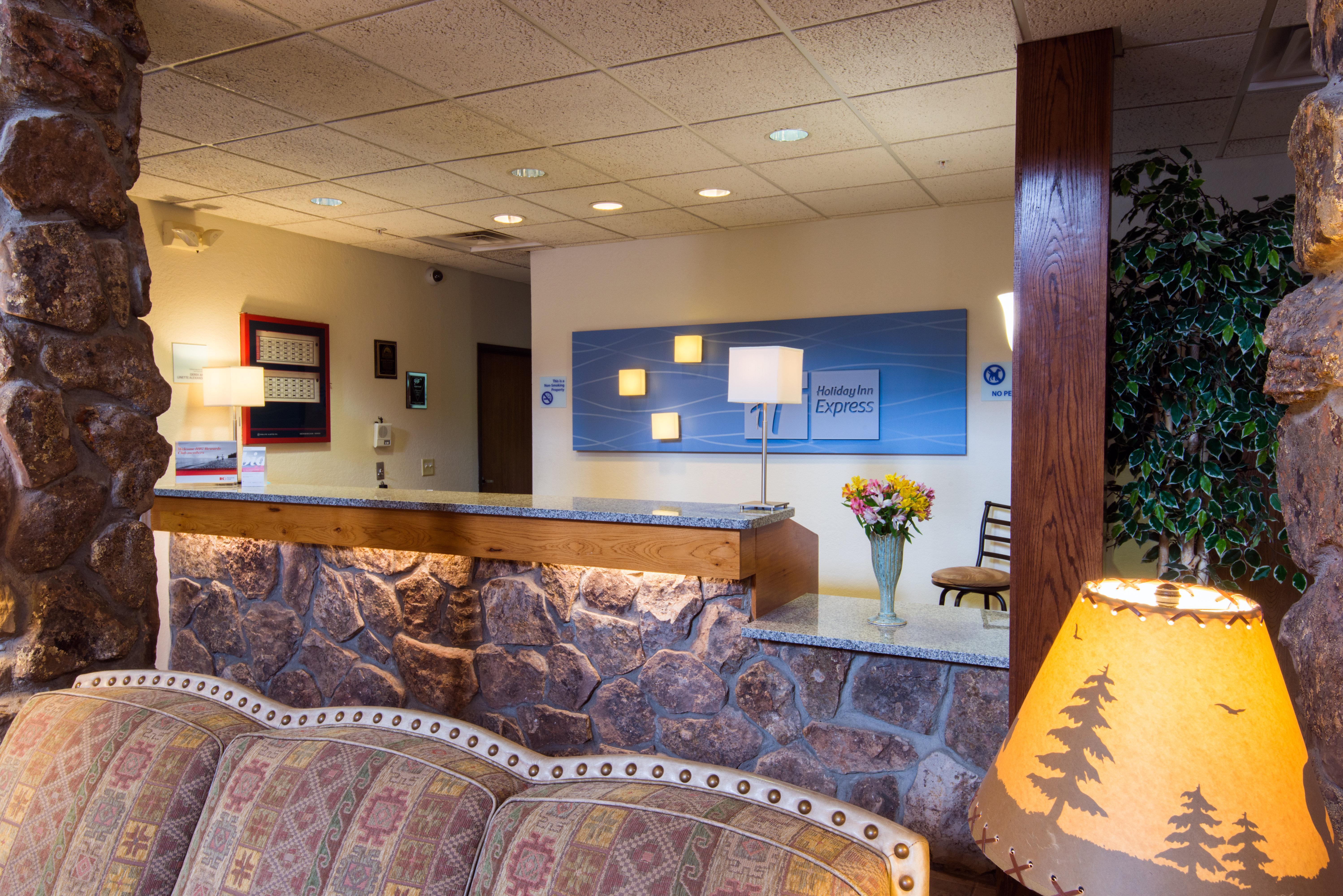Comfort Inn & Suites Mt Rushmore Кийстоун Екстериор снимка