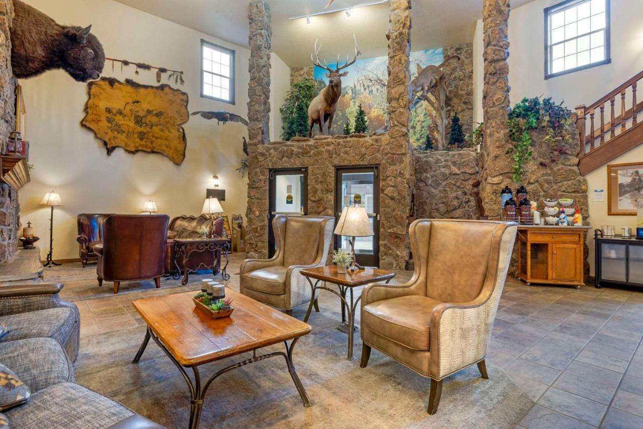 Comfort Inn & Suites Mt Rushmore Кийстоун Екстериор снимка