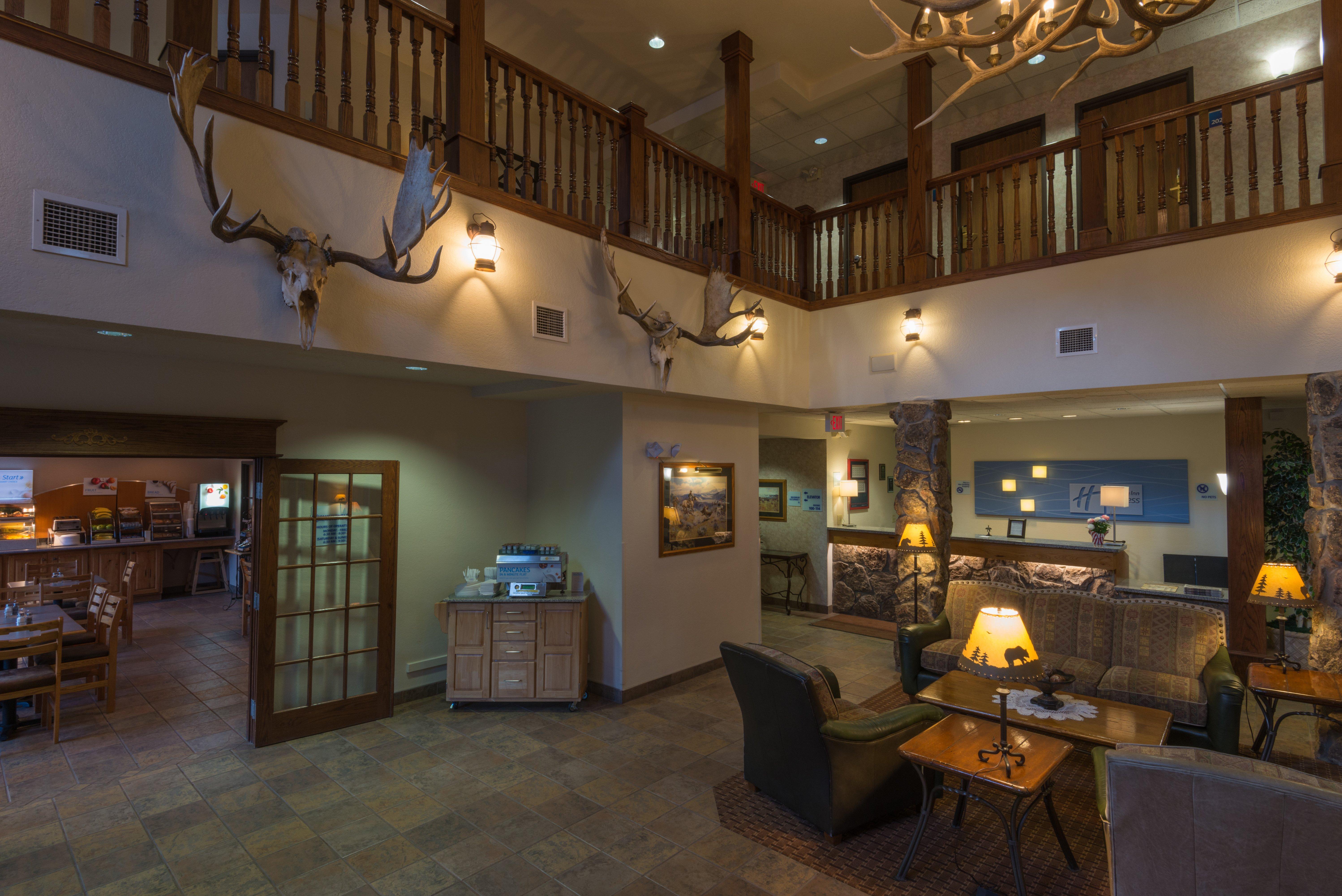 Comfort Inn & Suites Mt Rushmore Кийстоун Екстериор снимка