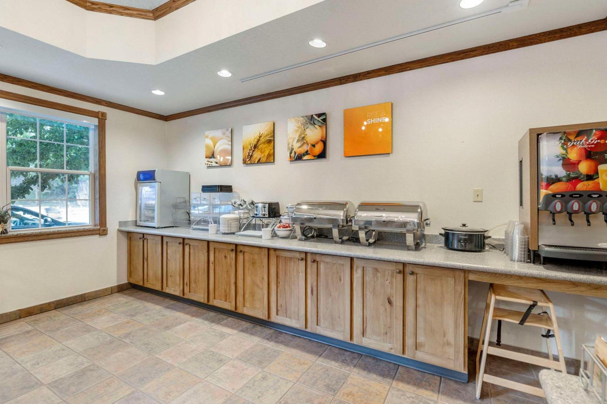 Comfort Inn & Suites Mt Rushmore Кийстоун Екстериор снимка