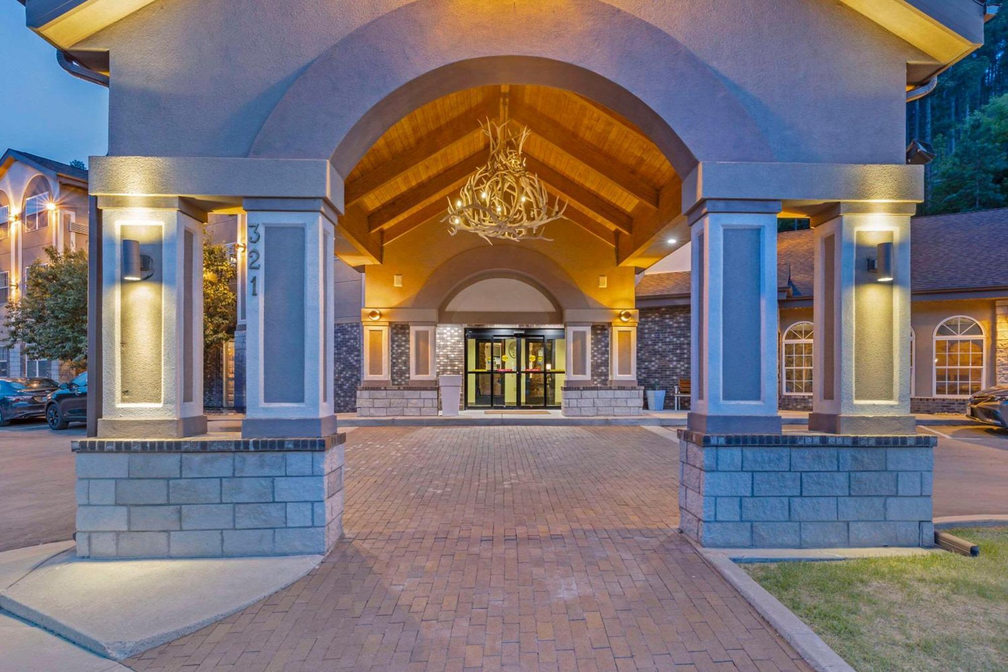 Comfort Inn & Suites Mt Rushmore Кийстоун Екстериор снимка