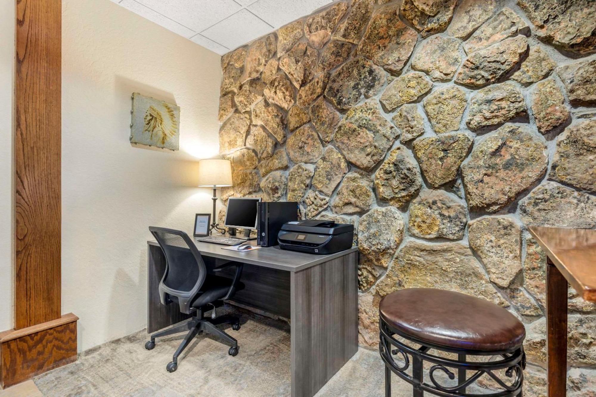Comfort Inn & Suites Mt Rushmore Кийстоун Екстериор снимка