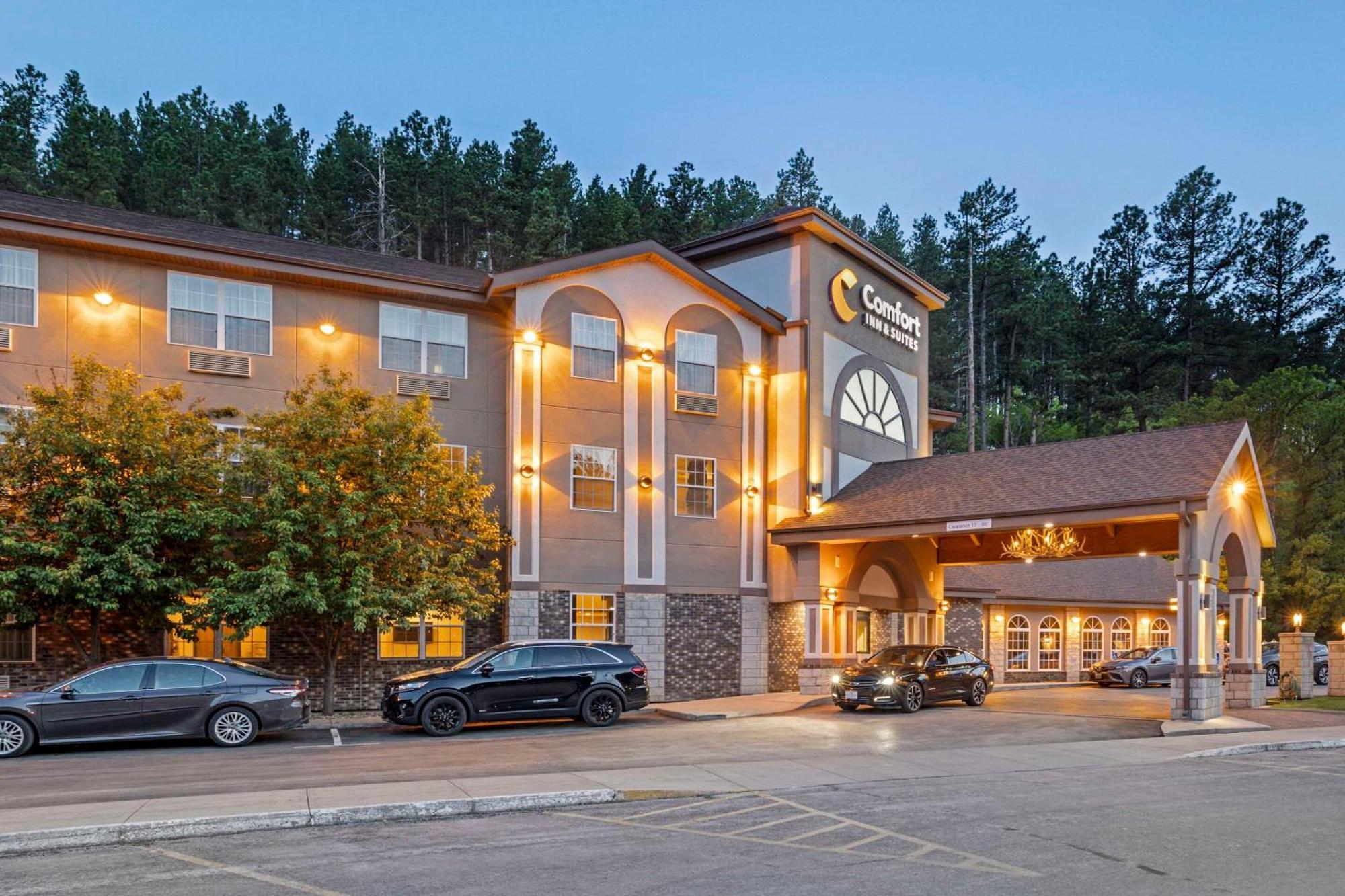 Comfort Inn & Suites Mt Rushmore Кийстоун Екстериор снимка